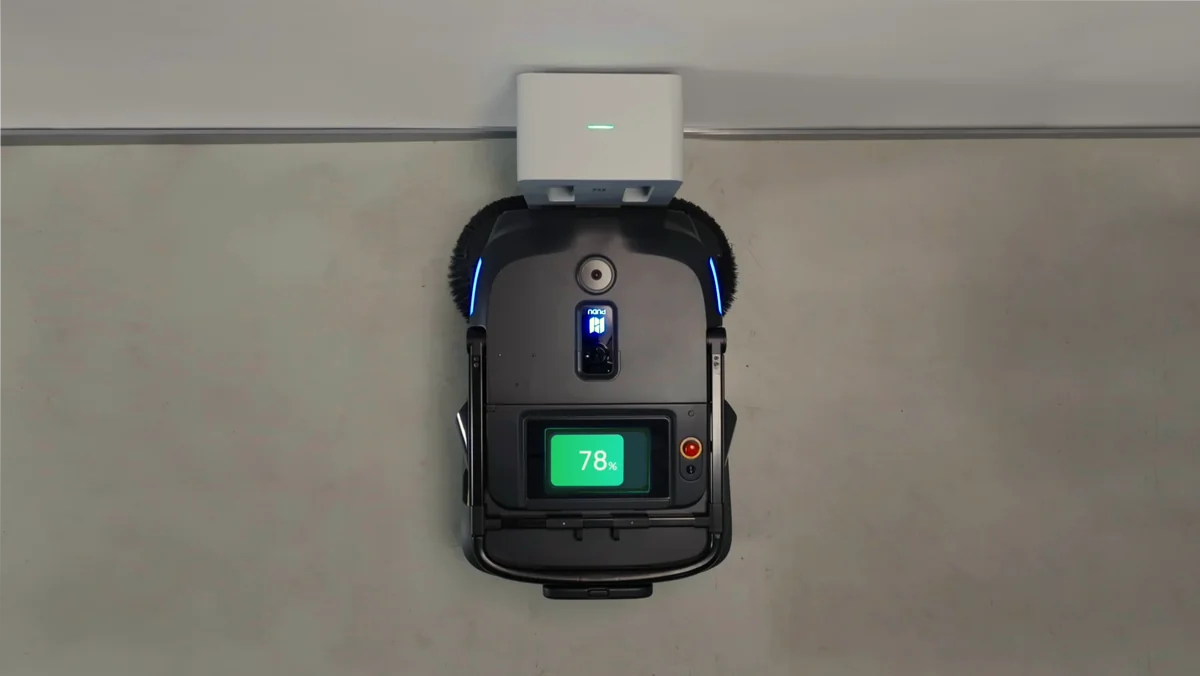 Robot retournant à sa station de recharge